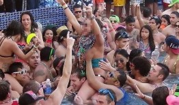 美国春假在线观看,云端畅游，尽享异国风情